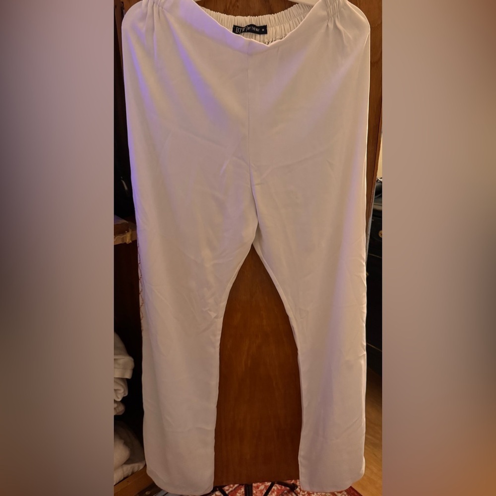 By The Way Women’s White Beach Coverup Pants M NWT - Picture 2 of 8